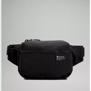 Black clean lines belt bag NEW by lululemon